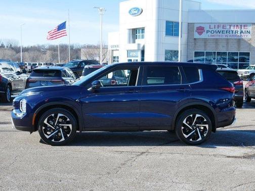 2024 Mitsubishi Outlander SE