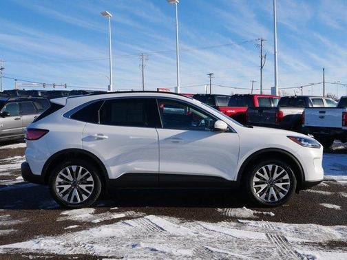 2022 Ford Escape Titanium