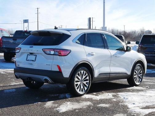 2022 Ford Escape Titanium