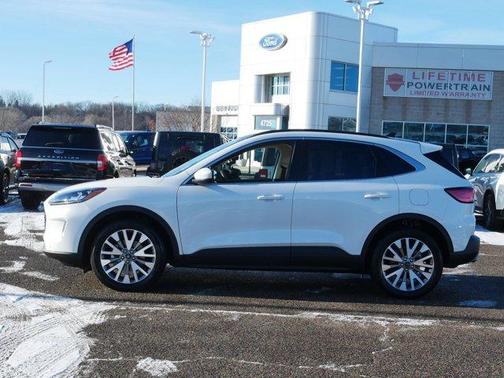 2022 Ford Escape Titanium