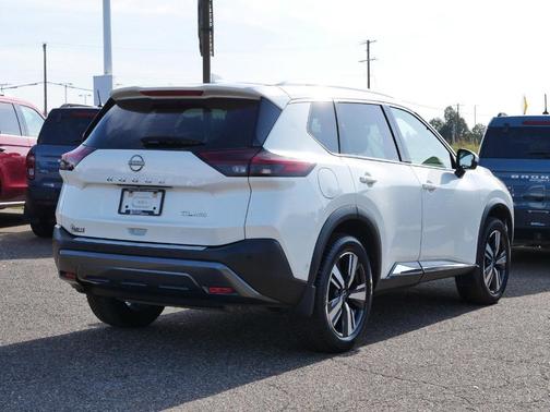 2022 Nissan Rogue SL