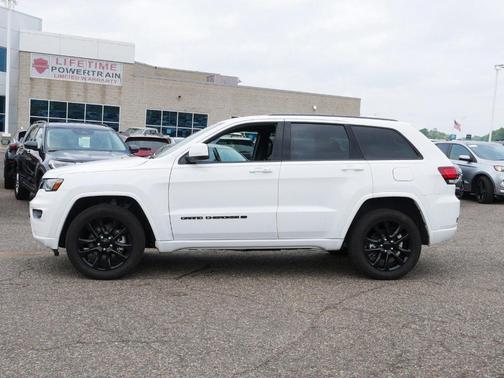 2022 Jeep Grand Cherokee WK Laredo
