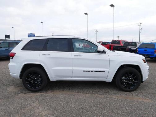 2022 Jeep Grand Cherokee WK Laredo