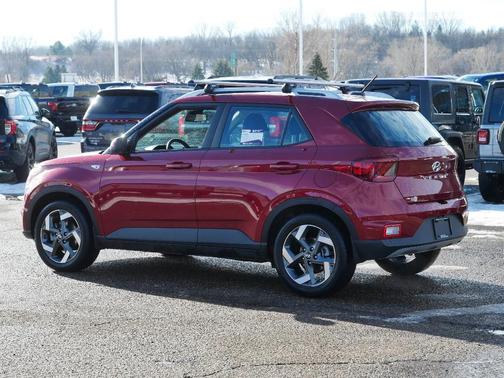 2024 Hyundai VENUE Limited