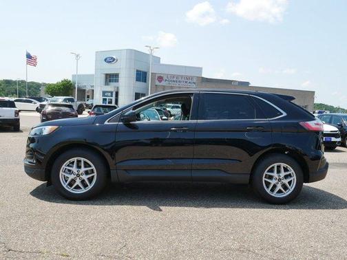 Black Metallic 2024 Ford Edge SEL
