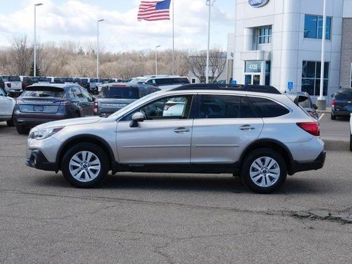 Tungsten Metallic 2018 Subaru Outback 2.5i Premium