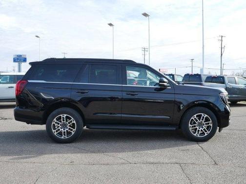 Black Metallic 2025 Ford Expedition Active