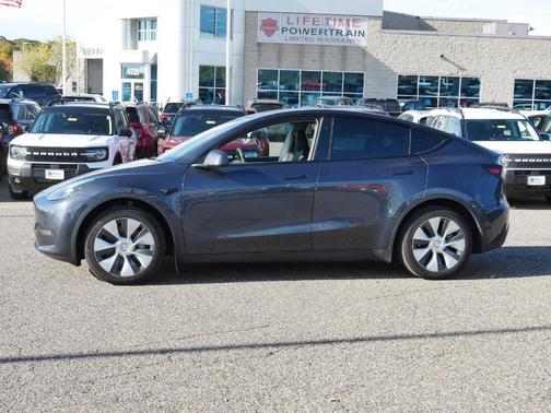 2024 Tesla Model Y Long Range