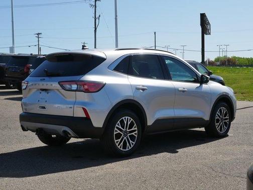 Ingot Silver Metallic 2020 Ford Escape SEL
