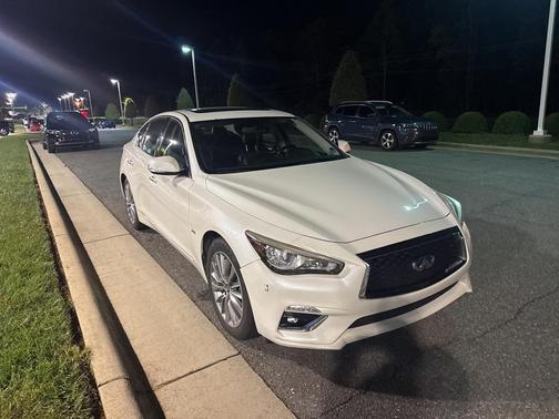 2018 INFINITI Q50 2.0t LUXE