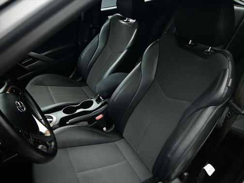 2016 Hyundai Veloster Base