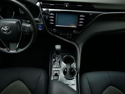 2019 Toyota Camry Hybrid SE