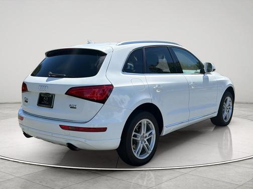 Glacier White Metallic 2015 Audi Q5 2.0T Premium Plus