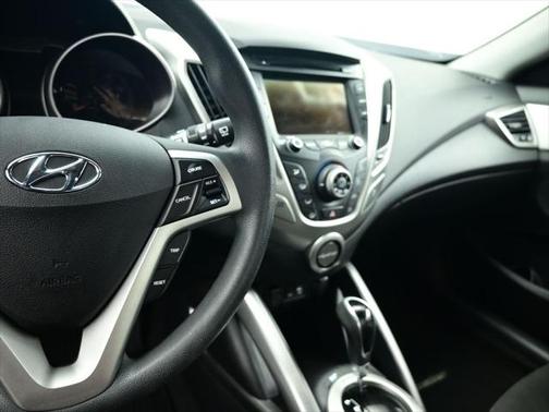 2016 Hyundai Veloster Base