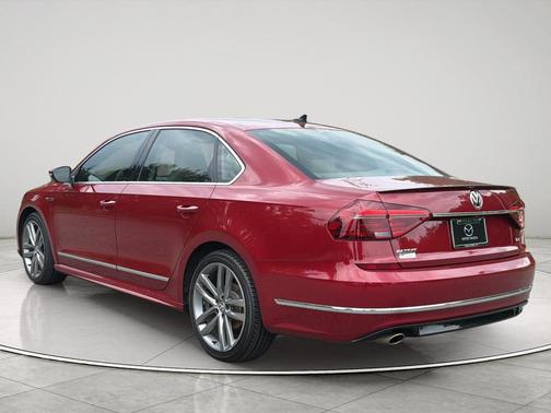 Fortana Red Metallic 2019 Volkswagen Passat 2.0T R-Line