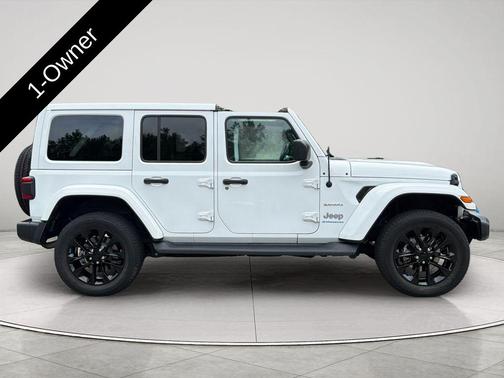 Bright White Clearcoat 2023 Jeep Wrangler 4xe Sahara