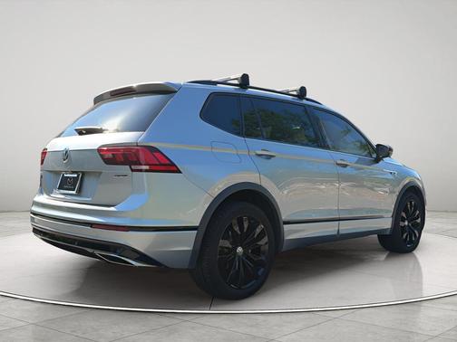 Silver Metallic 2021 Volkswagen Tiguan 2.0T SE R-Line Black 4MOTION