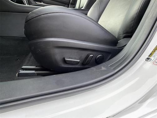 2023 Mazda Mazda3 FWD w/Preferred Package