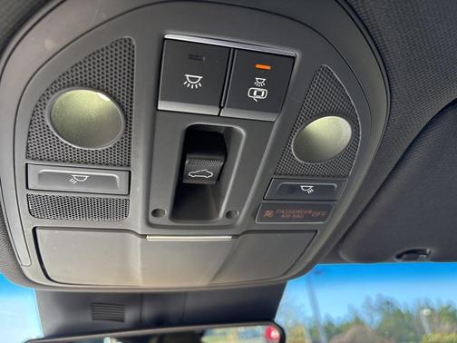 2023 Genesis G70 2.0T RWD