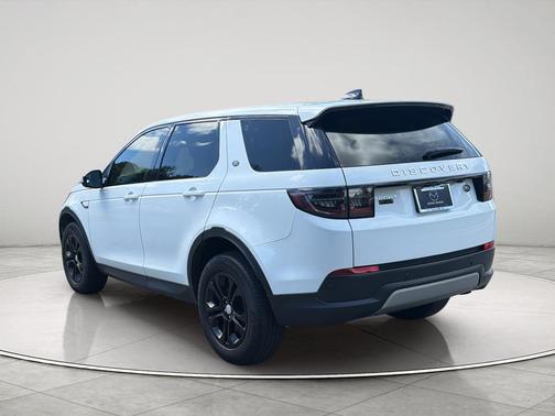 Ostuni Pearl White 2023 Land Rover Discovery Sport S