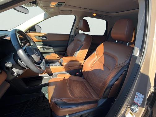 2023 Nissan Pathfinder Platinum FWD