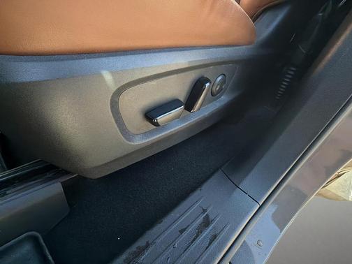 2023 Nissan Pathfinder Platinum FWD