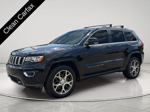 Diamond Black Crystal Pearlcoat 2018 Jeep Grand Cherokee Sterling Edition