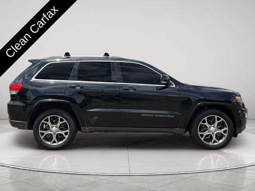 Diamond Black Crystal Pearlcoat 2018 Jeep Grand Cherokee Sterling Edition