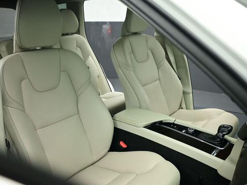 2019 Volvo XC90 T5 Momentum