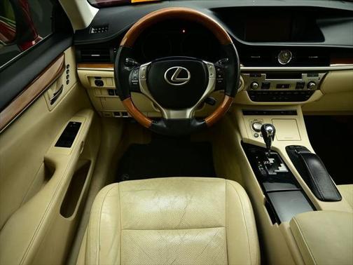 2013 Lexus ES 300h Base