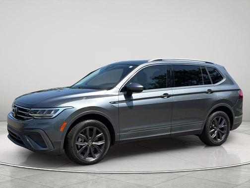 Platinum Gray Metallic 2022 Volkswagen Tiguan 2.0T SE