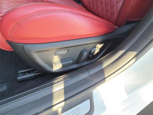 2025 Genesis G70 3.3T RWD Sport Advanced