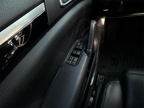 2017 Porsche Cayenne Platinum Edition