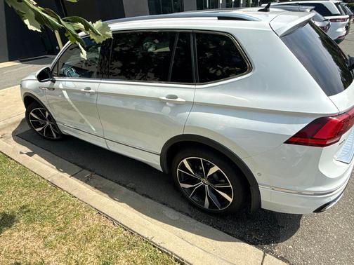 Oryx White Pearl 2022 Volkswagen Tiguan 2.0T SEL R-Line 4MOTION