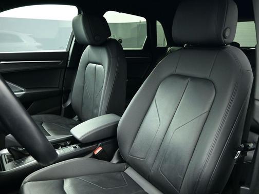2020 Audi Q3 45 S line Premium