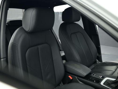 2020 Audi Q3 45 S line Premium