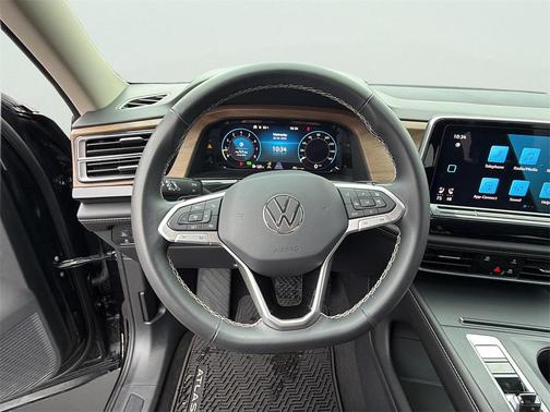 2024 Volkswagen Atlas 2.0T SE