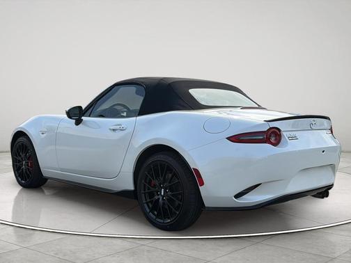 Snowflake White Pearl Mica 2026 Mazda MX-5 Miata Club