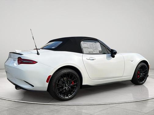 Snowflake White Pearl Mica 2026 Mazda MX-5 Miata Club