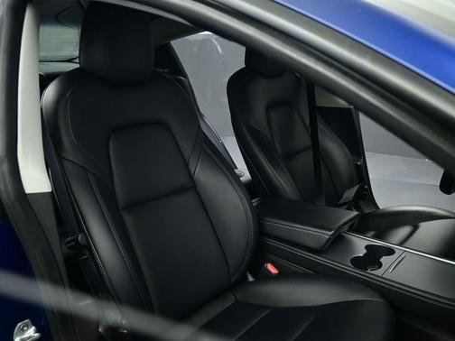 2022 Tesla Model 3 Standard Range