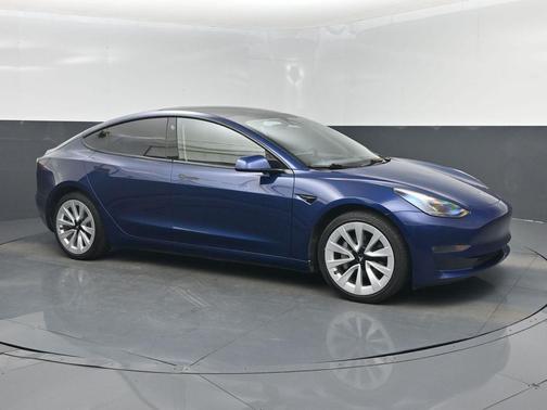 2022 Tesla Model 3 Standard Range