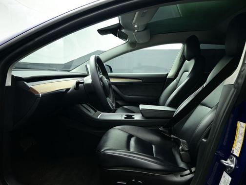2022 Tesla Model 3 Standard Range