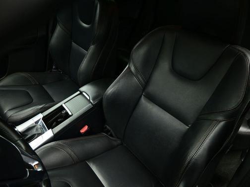 2017 Volvo XC60 T6 Dynamic