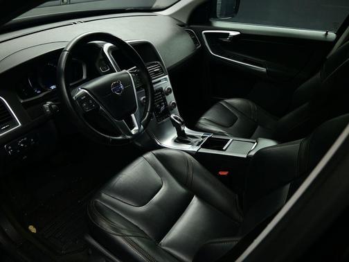 2017 Volvo XC60 T6 Dynamic