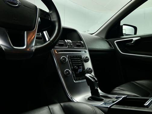 2017 Volvo XC60 T6 Dynamic