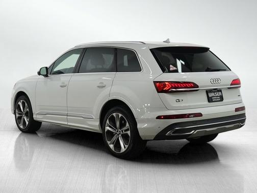 2023 Audi Q7 Premium Plus