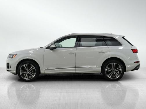 2023 Audi Q7 Premium Plus
