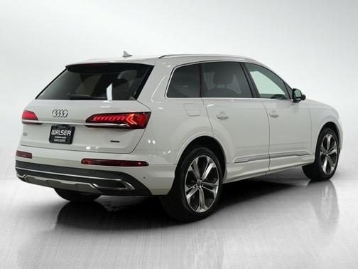 2023 Audi Q7 Premium Plus