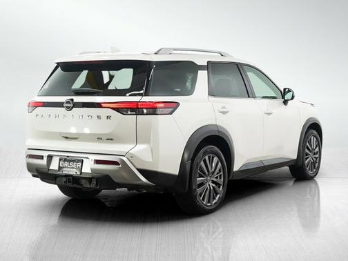 Pearl White Tricoat 2022 Nissan Pathfinder SL