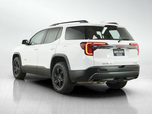 Summit White 2023 GMC Acadia AT4